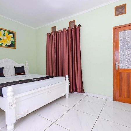 Guest House Gethsemane Salatiga Buitenkant foto