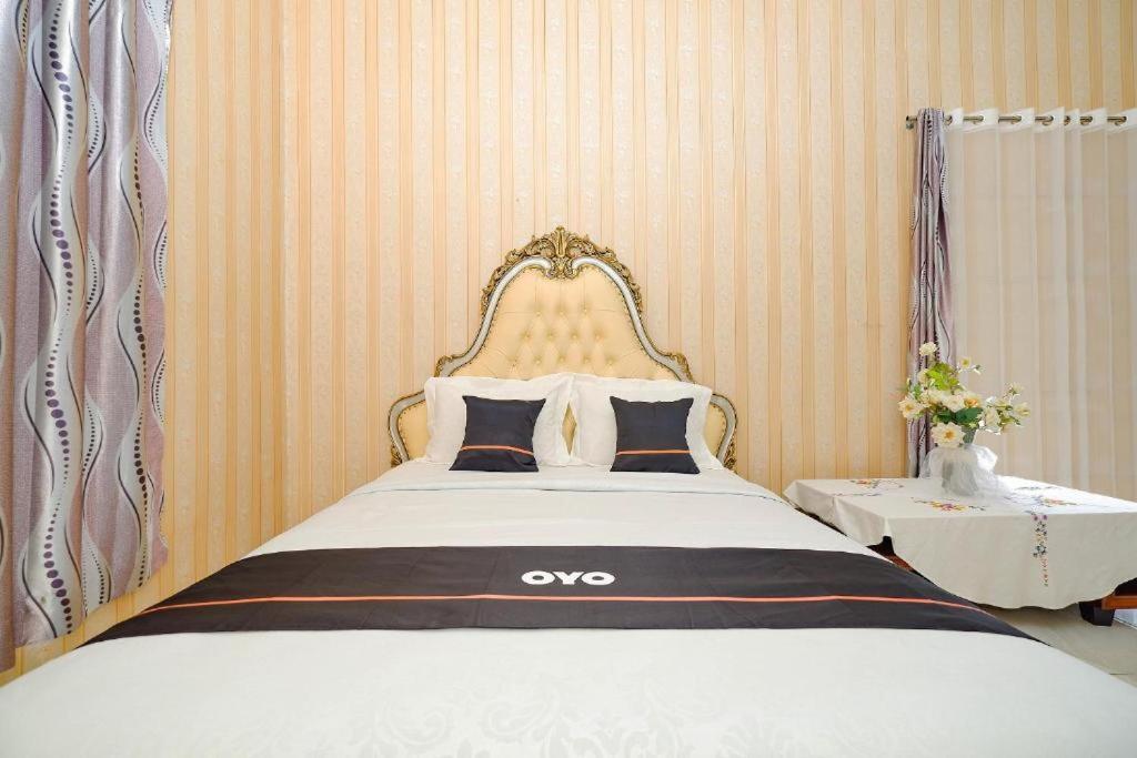 Guest House Gethsemane Salatiga Buitenkant foto