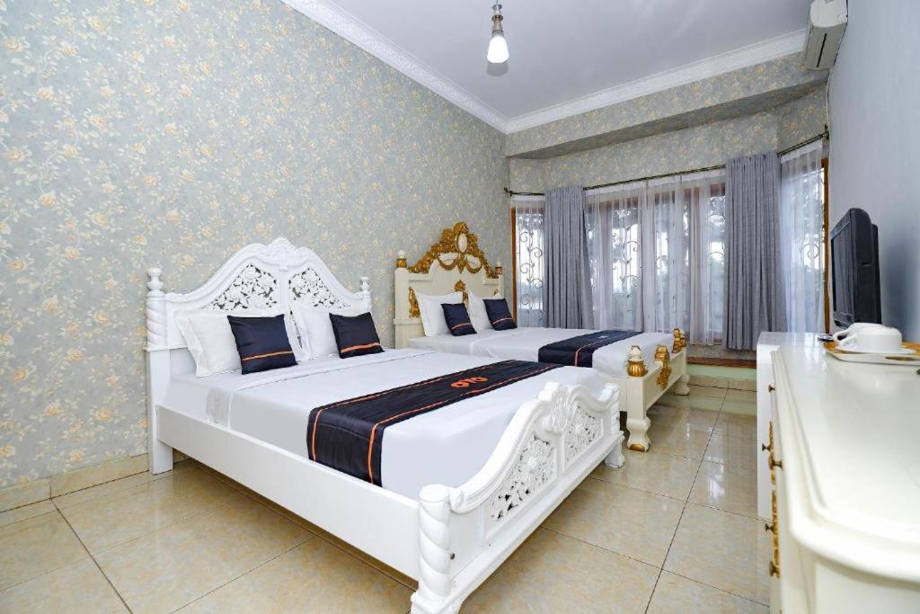 Guest House Gethsemane Salatiga Buitenkant foto